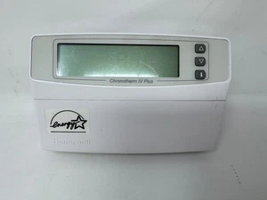 Honeywell Chronotherm IV Plus T8601D2019 Programmable Thermostat - Picture 1 of 3