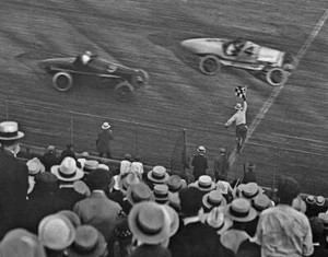 Car taking chequered flag end a 50 mile race Sheepshead Bay Speedw Old Photo - Picture 1 of 1