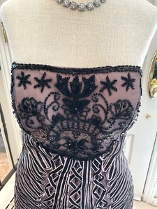 NUEVO CON ETIQUETAS $438 Vestido de cóctel Sue Wong sin tirantes con dobladillo festoneado negro/rosa 14 - Imagen 1 de 6