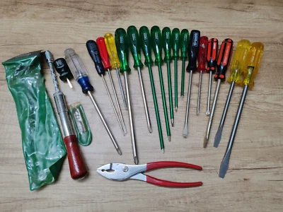 Alot of 20 New Vintage Screwdriver Panzer Irwin Stanley Craftsman Wiha Proto Etc - Image 1 of 4