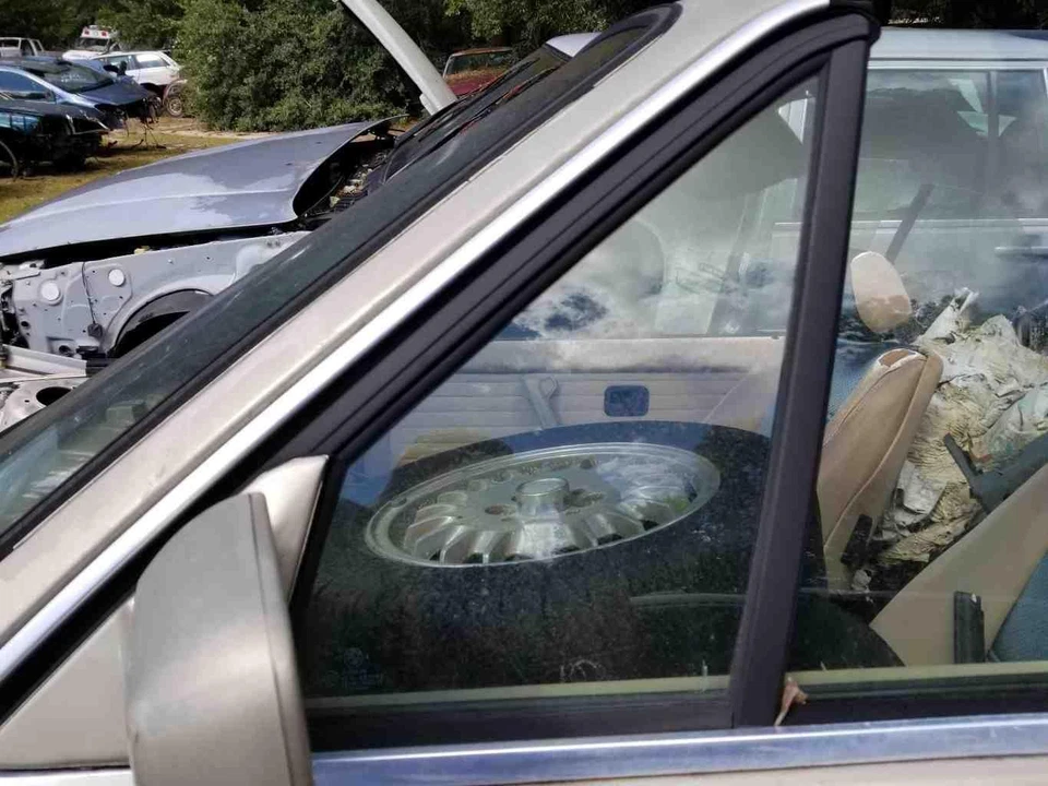 88 89 90 91 92 93 BMW 325I convertible 1987 ventilación delantera izquierda vidrio/conductor de ventana Foto 1 de 1