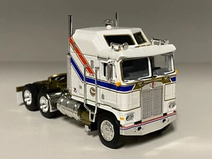 DCP 1/64 BLUE RED & WHITE KENWORTH K100 AERODYNE - Picture 1 of 2