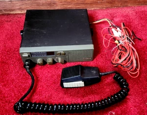 Cobra CB Radio Model 18RV w/Original Microphone (1,000 ohms) - Picture 1 of 12