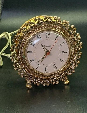 STYLEBUILT ORMOLU ELECTRIC  ALARM CLOCK 1940s 1950s filigree gold tone working Cover