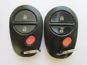 2 x OEM TOYOTA KEYLESS REMOTE KEY FOB TRANSMITTER ALARM GQ43VT20T /3 BUTTON - Bild 1 von 2