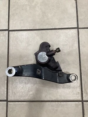 Suzuki Intruder VS1400GLP 1994 - Pinzas traseras soportes Foto 1 de 4