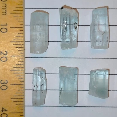 Lote de especímenes naturales crudos cristales sueltos rugosos aguamarina berilo Shigar 23ct Foto 1 de 4