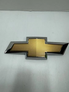 2020-2023 CHEVROLET COLORADO BOWTIE EMBLEM (84701878) Gold Used Good - Picture 1 of 12