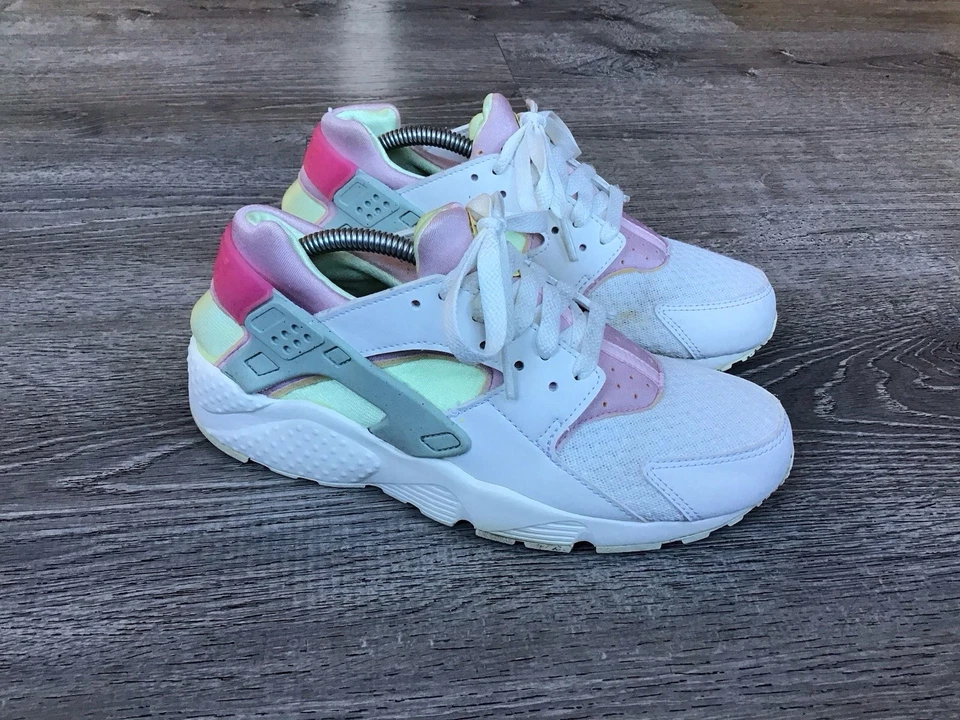 Nike Air Huarache Run GS Girls Size 5.5Y White Running Shoes Sneakers DR0163-100 - Image 1 of 4