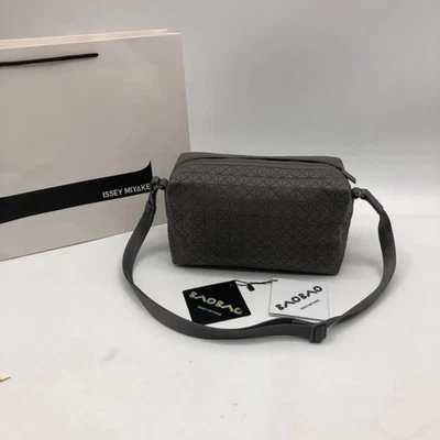 Bolso bandolera/hombro cuadrado pequeño BAO BAO ISSEY MIYAKE Foto 1 de 4