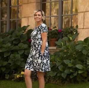 CLEARANCE SALE!!Women's 3XL Maxi Dress Midnight Palm NWT Black & White - Picture 1 of 5
