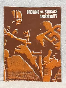 VERY RARE 1970 Cincinnati Bengals vs Cleveland Browns Charity Basketball Program - Picture 1 of 11