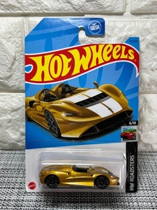 Hot Wheels HW Roadsters 6/10 McLaren Elva 82/250 Oro - Foto 1 di 4