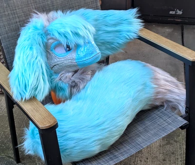 Máscara de dinosaurio prefabricada traje de piel con cola Foto 1 de 4