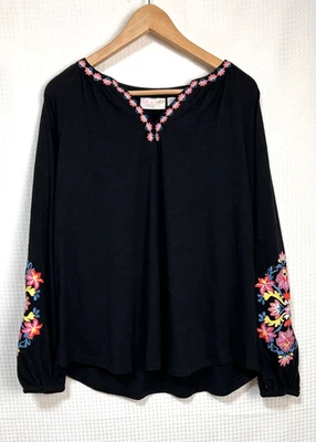Blusa Top Belle Kim Grava Talla M Boho Floral Bordada Negra Breezy Fit i Foto 1 de 4