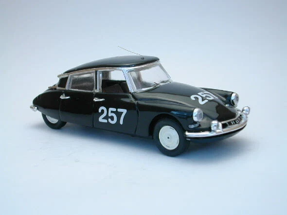 RIO RI4158 CITROEN DS 19 N.257 MM 1957 1:43 - Immagine 1 di 1