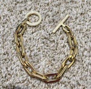 Michael Kors Bracelet Gold Tone Oval Links Crystal Toggle Clasp 8 Inch - Picture 1 of 3
