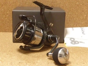 Shimano 23 Vanquish C5000XG Spinning Reel New in Box - Picture 1 of 8