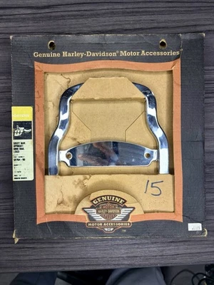 Mini trilho vertical Harley-Davidson Chrome Sissy Bar ajuste múltiplo fabricante de equipamento original 52764-90 - Imagem 1 de 4