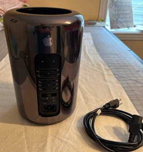 Apple Mac Pro A1481 fin 2013 3,5 GHz 6 cœurs 64 Go RAM 128 Go SSD - Photo 1/3