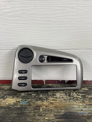 Toyota Matrix Pontiac Vibe 2003-2008 tablero radio bisel ventilación calentador e interruptor OEM Foto 1 de 4