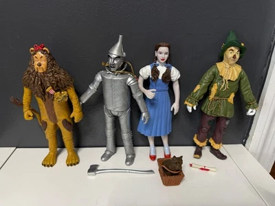 Mago de Oz - Dorothy Espantapájaros León Hombre de Hojalata Bendyfig Noble Colección + Soportes Foto 1 de 2