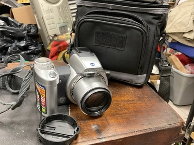 Konica Minolta Z2 4MP Digital Camera 10x Optical Zoom Tested Working - Image 1 of 4