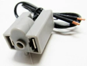 Conector universal de 2 cables sellado para faros con cavidad de fibra óptica - Imagen 1 de 2