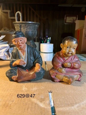 Antigua estatuilla japonesa pintada a mano Foto 1 de 4