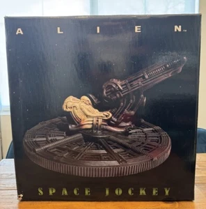 Alien Space Jockey Maquette Statue 056/500 HCG Hollywood Collectibles Group 2008 - Picture 1 of 16