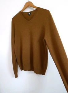 UNIQLO 100% Cashmere V-Neck Pullover Sweater Jumper Camel Brown M NWOT $99 - Picture 1 of 7