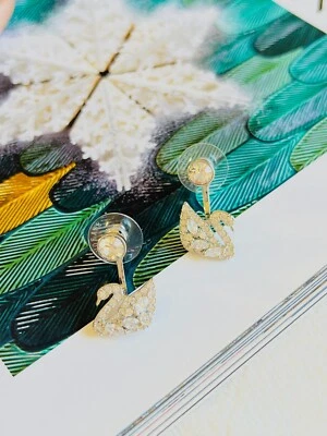 Brincos Swarovski Lago dos Cisnes Cristais Espumantes Gota Perfurada Jaquetas Brancas, Novo com etiquetas - Imagem 1 de 4