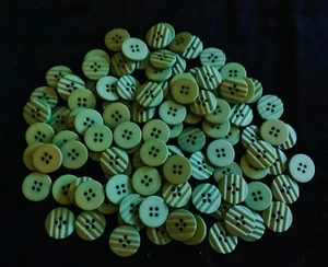 (100) Vtg.-GREEN-BUTTONS~.75”-Sewing~Button Lovers-JewelryMaking - Picture 1 of 2