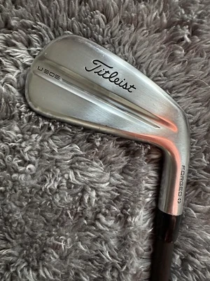 Titleist U505 Men's Right-Handed Utility 4 Iron Golf Club - Image 1 of 4