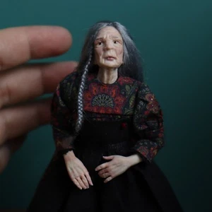 OOAK 1:12 Scale Miniature Granny Lady Dollhouse Doll by Artisan Amanda Parkinson - Picture 1 of 16
