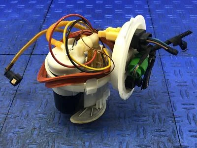 Volvo S90 2017-2021 bomba de combustible montada en tanque OEM 2018 2019 Foto 1 de 4