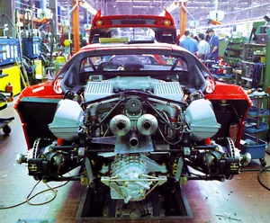 Linea produzione Ferrari F40 - Stabilimento Maranello Italia 1990 - FOTOGRAFIA - Foto 1 di 1
