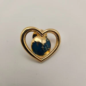 Avon Globe World cuore spilla bavero cappello, spilla giacca placcata oro smalto blu - Foto 1 di 3