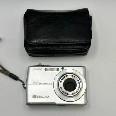 Casio Exilim EX-Z600 Silver 6.0MP Digital Camera w/ Case - Image 1 of 4