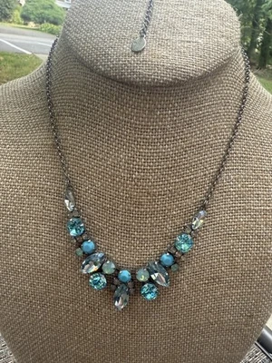 Collar Sorrelli Turquesa Declaración con Hermosos Marqués y Cristales Redondos Foto 1 de 3
