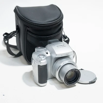 Fujifilm FinePix S3500 CCD Digital Camera 4.0MP Digicam Y2K- Tested in VGC! - Image 1 of 4