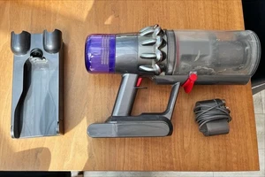 Dyson V11 Stick Cordless Vacuum Fully Working With Wall Mount And Charger - Picture 1 of 10