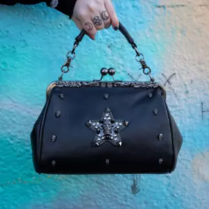 GOTHIC SKULL STAR BAG GOTH Schwarz Oversize Handtasche Damen Handtasche Punk Rock GOTHX - Bild 1 von 3