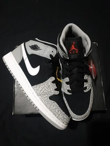 Air Jordan 1 MID SE  Size UK 4.5 US 5 EUR 37.5 black university red - white - Picture 1 of 8