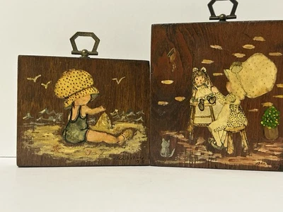 Placas colgantes de pared de madera vintage Holly Hobbie Decoupage•Juego de dos•3x4/4x4 Foto 1 de 4