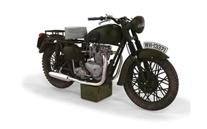 Corgi CC08501 The Great Escape Triumph TR6 Trophy Weathered - Picture 1 of 1