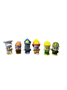 Figurine LITTLE TIKES Apple Grove Pals con cappello (6) polizia vigili del fuoco esercito; cake top - Foto 1 di 7