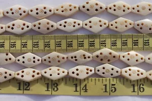 Schlammknochen glatt 23 mm antik weiß 18 Perlen Basteln Schmuck MB51 - Bild 1 von 1