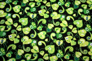 GREEN HEARTS AND FLOURISHES ON BLACK - 100% COTTON FABRIC - Picture 1 of 4