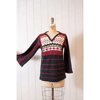 Suéter de esquí Ikat escandinavo vintage años 70, tejido rojo carbón, MCMM nórdico, mediano Foto 1 de 4